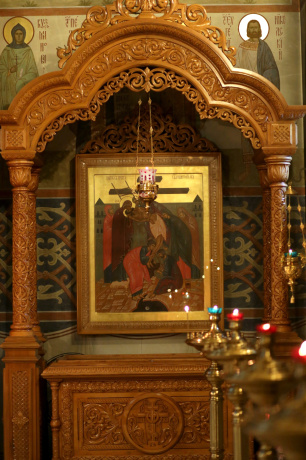 Рака с мощами святых новомучеников и исповедников Церкви Русской