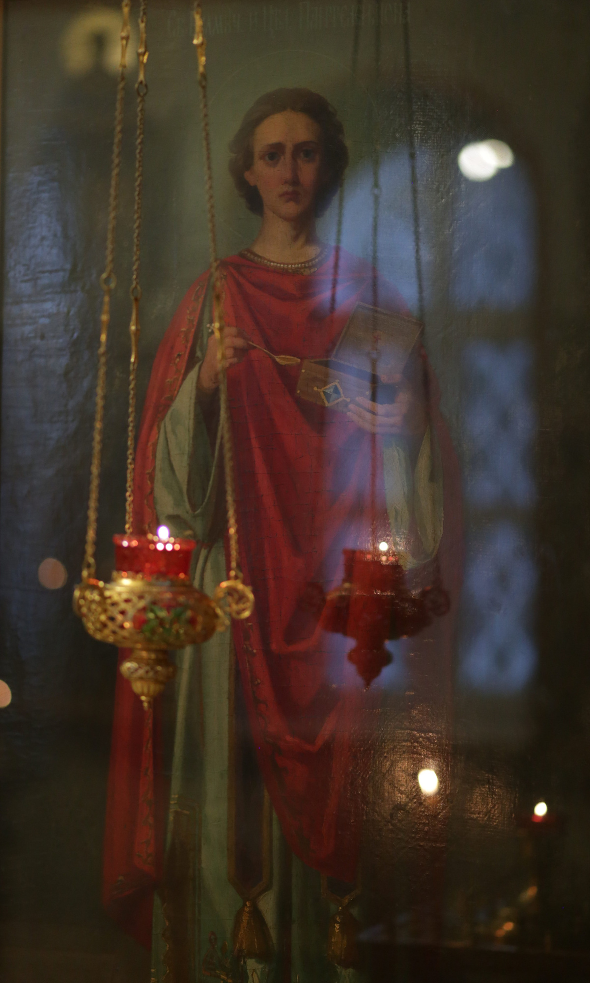 Икона великомученика и целителя Пантелеимона