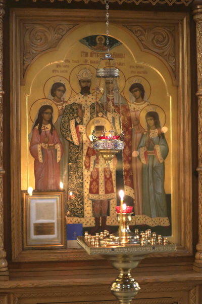 Икона святых Царственных Страстотерпцев